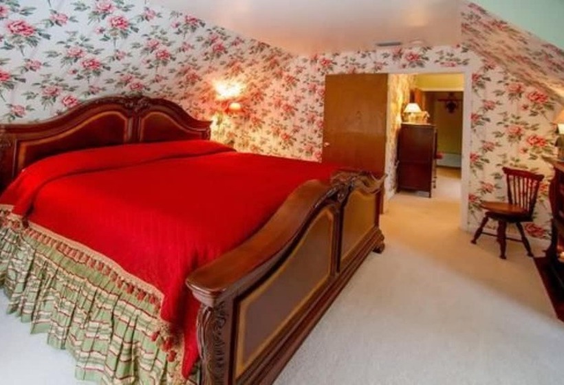 ホテル Bald Mountain House Inn At The Wolf Laurel Resort