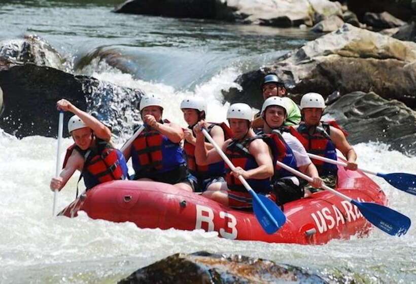 ホテル Bald Mountain House Inn At The Wolf Laurel Resort