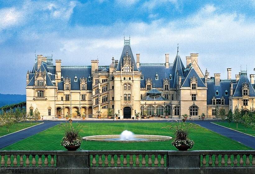 ホテル Bald Mountain House Inn At The Wolf Laurel Resort