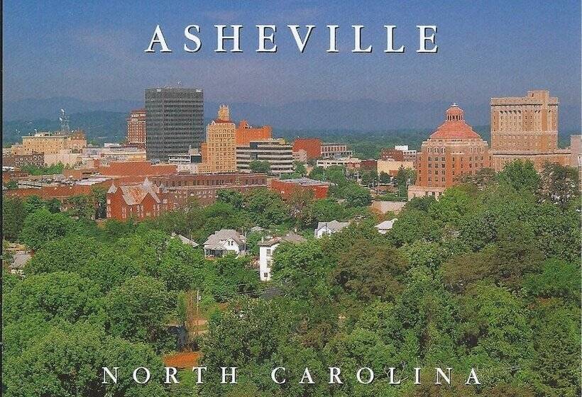 ホテル Bald Mountain House Inn At The Wolf Laurel Resort