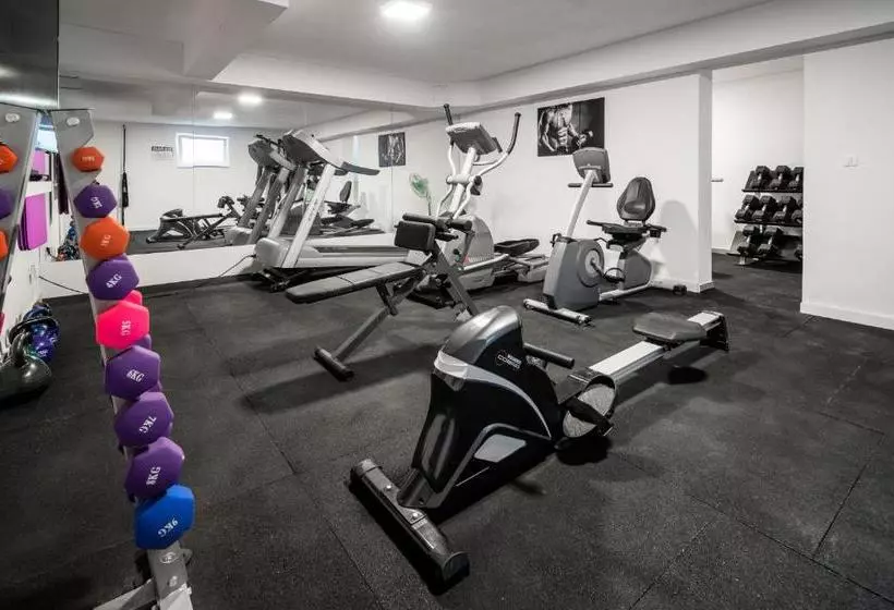 هتل Beach Apartments Slatine