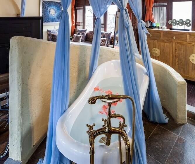 호텔 Blooming Island Baisui Yuan