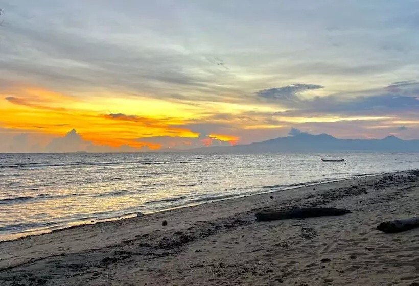 Hotelli Coco Grove Beach Resort, Siquijor Island