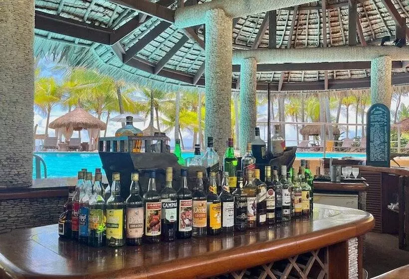 Hotelli Coco Grove Beach Resort, Siquijor Island