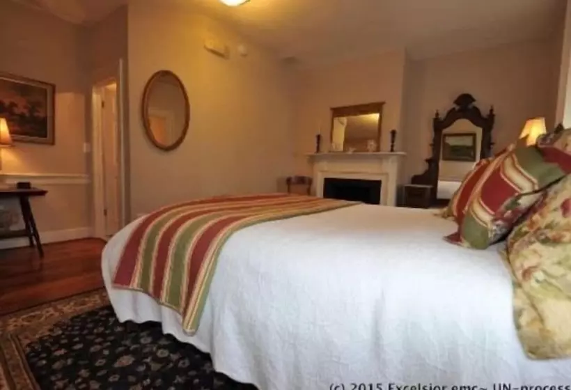 Hotelli Inn At Springfield Manor