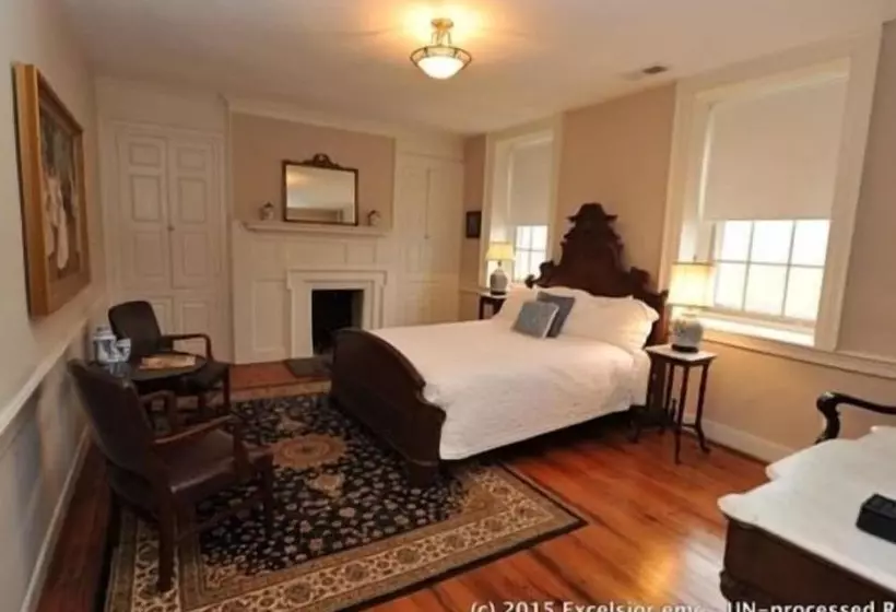 Hotelli Inn At Springfield Manor