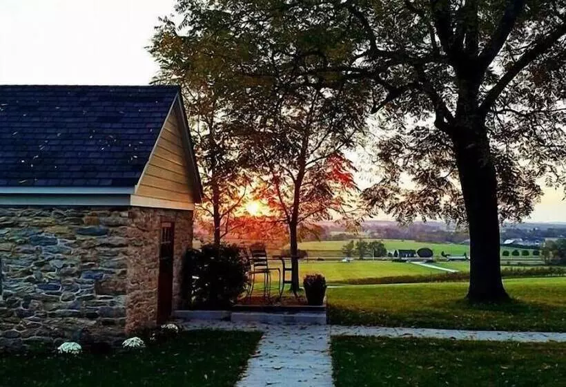 Hotelli Inn At Springfield Manor