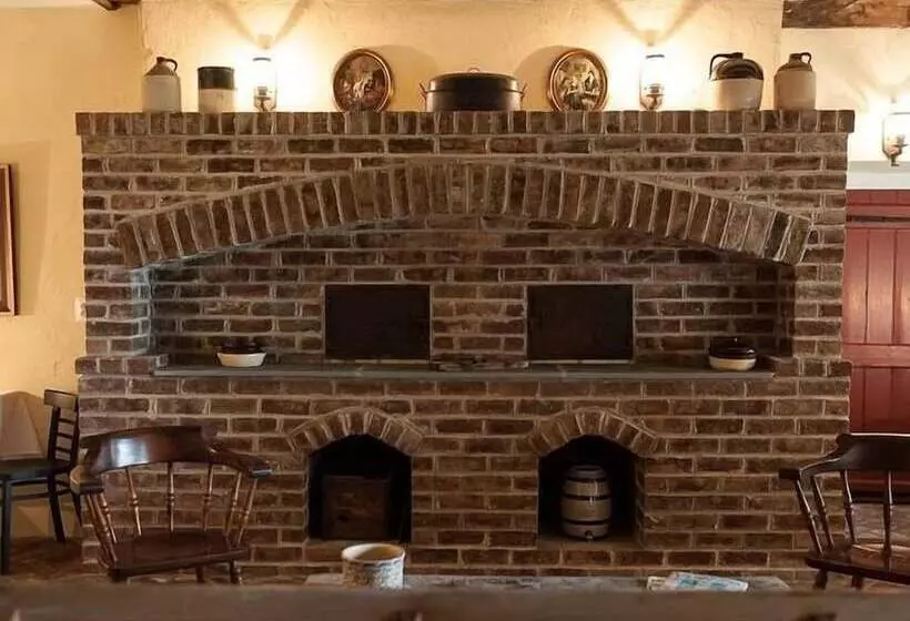 Hotelli Inn At Springfield Manor