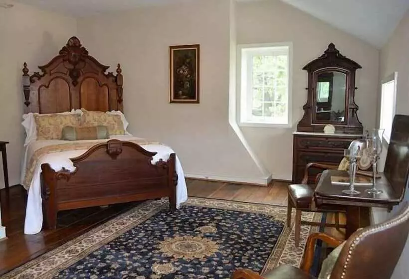 Hotelli Inn At Springfield Manor