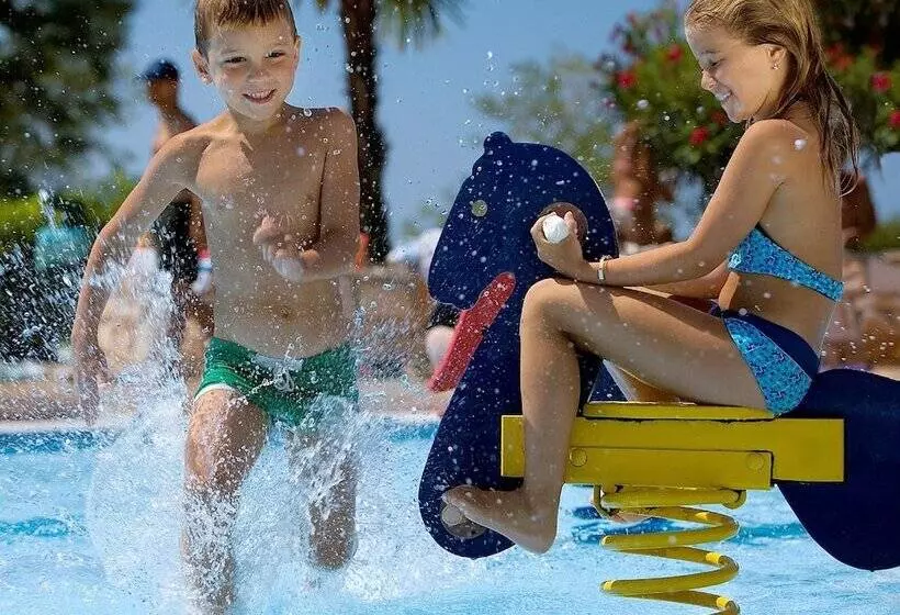 Hotelli Camping Lanterna Premium Resort   Vacansoleil Maeva