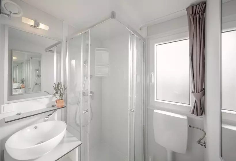 Hotelli Camping Lanterna Premium Resort   Vacansoleil Maeva