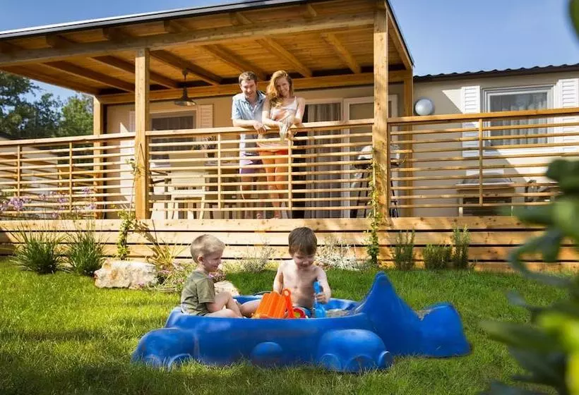 Hotelli Camping Lanterna Premium Resort   Vacansoleil Maeva