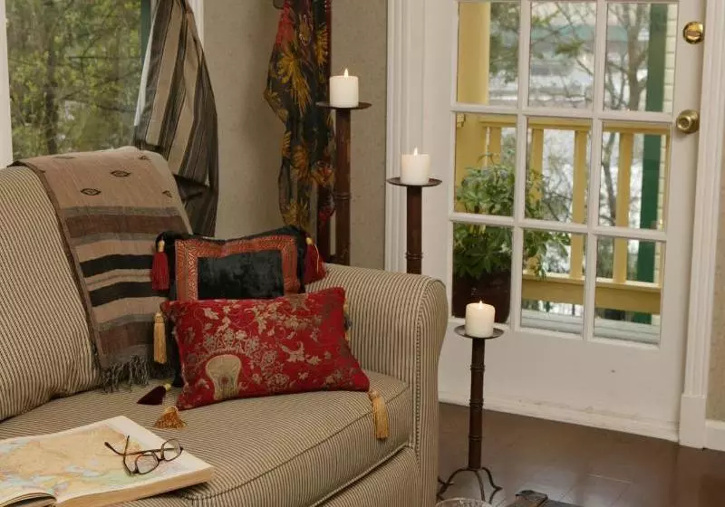 ホテル Peabody House Historic Inn And Cottages