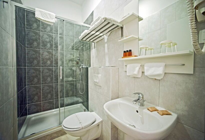 فندق Valenti Rooms