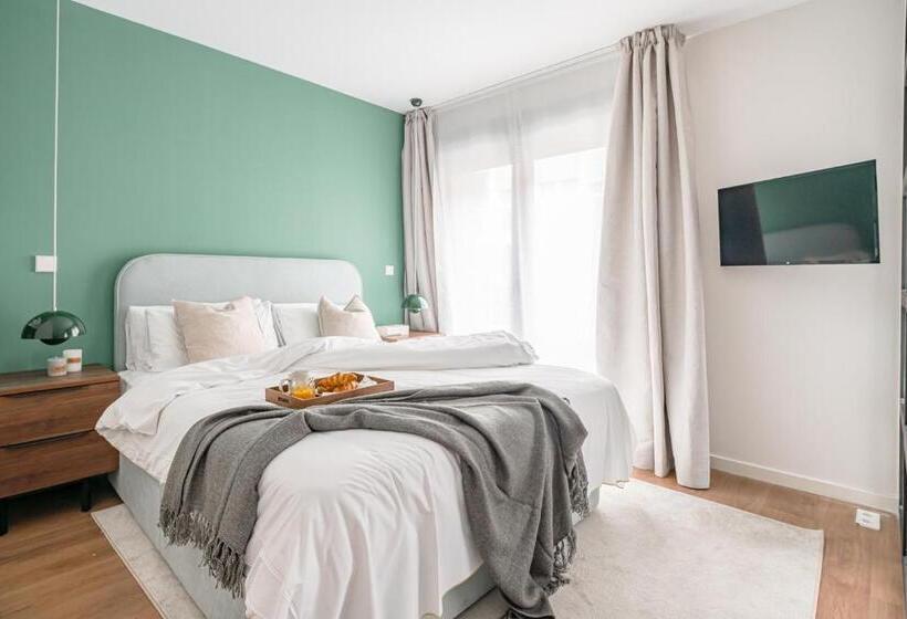 Home Art Apartments Salamanca