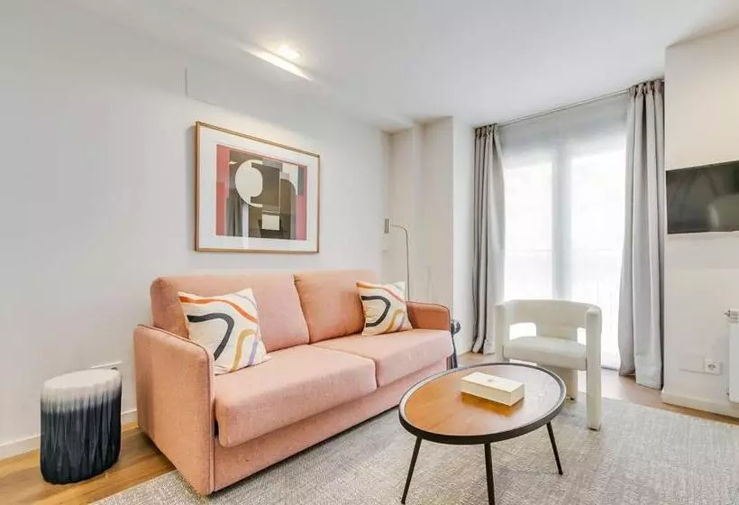 Home Art Apartments Salamanca