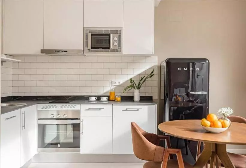 Home Art Apartments Salamanca