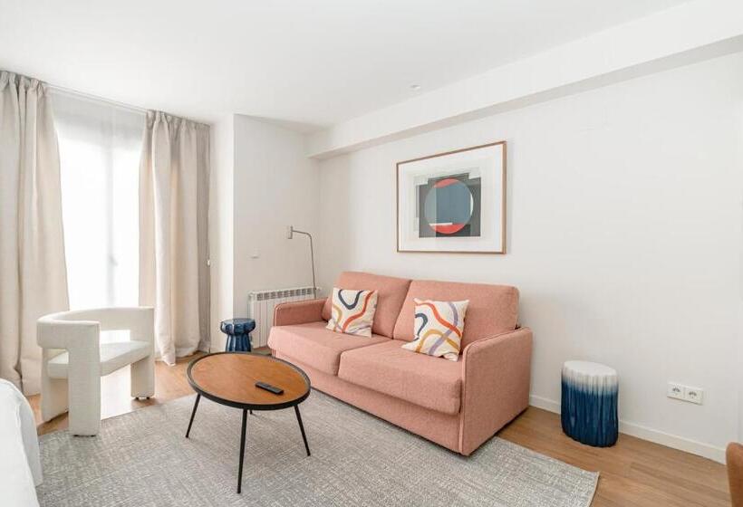 Home Art Apartments Salamanca