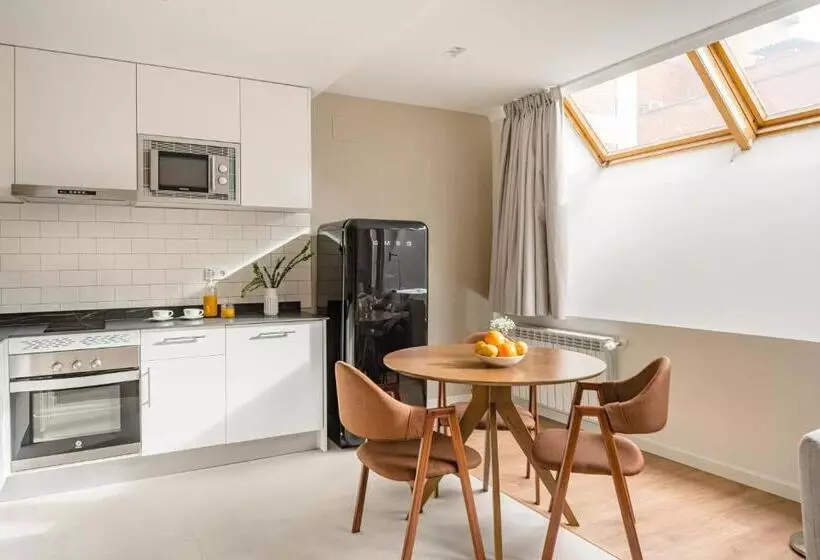 Home Art Apartments Salamanca