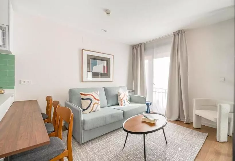 Home Art Apartments Salamanca