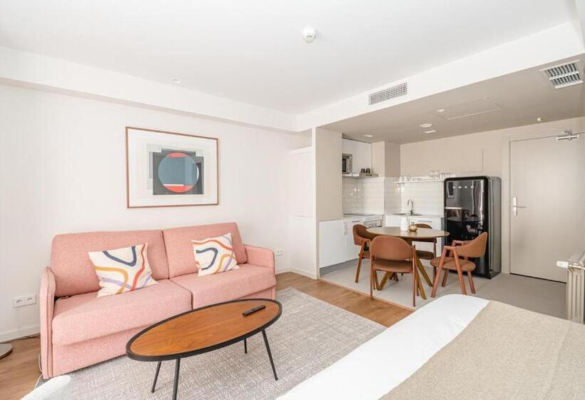 Home Art Apartments Salamanca