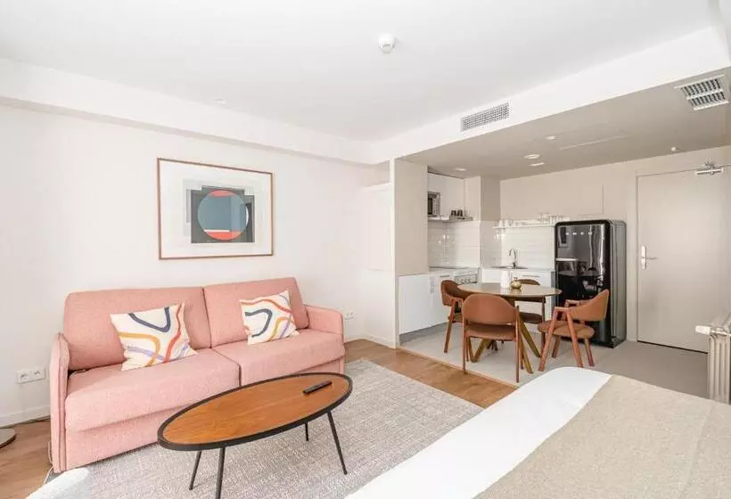 Home Art Apartments Salamanca