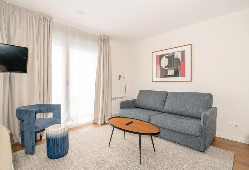 Home Art Apartments Salamanca