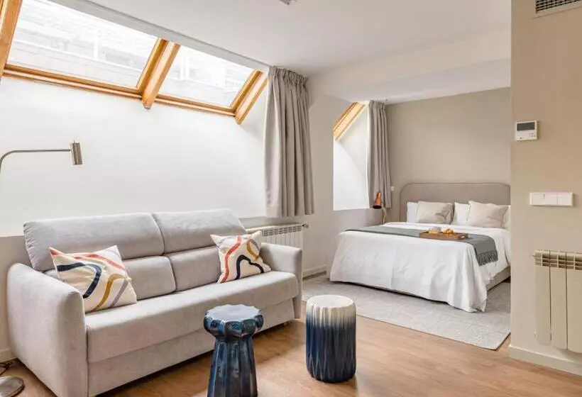 Home Art Apartments Salamanca