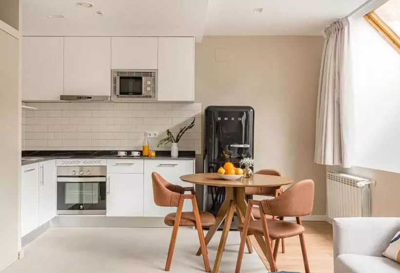 Home Art Apartments Salamanca