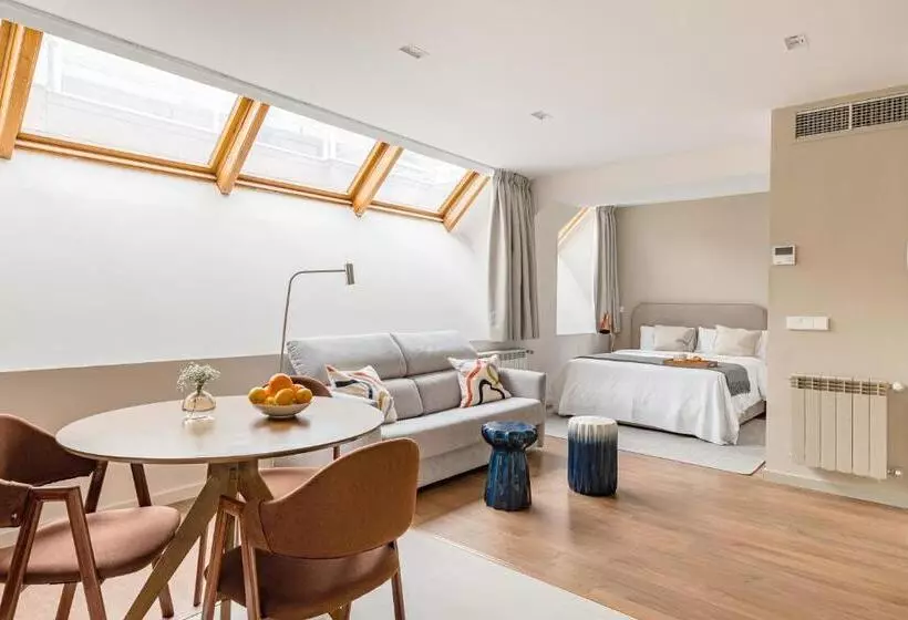 Home Art Apartments Salamanca