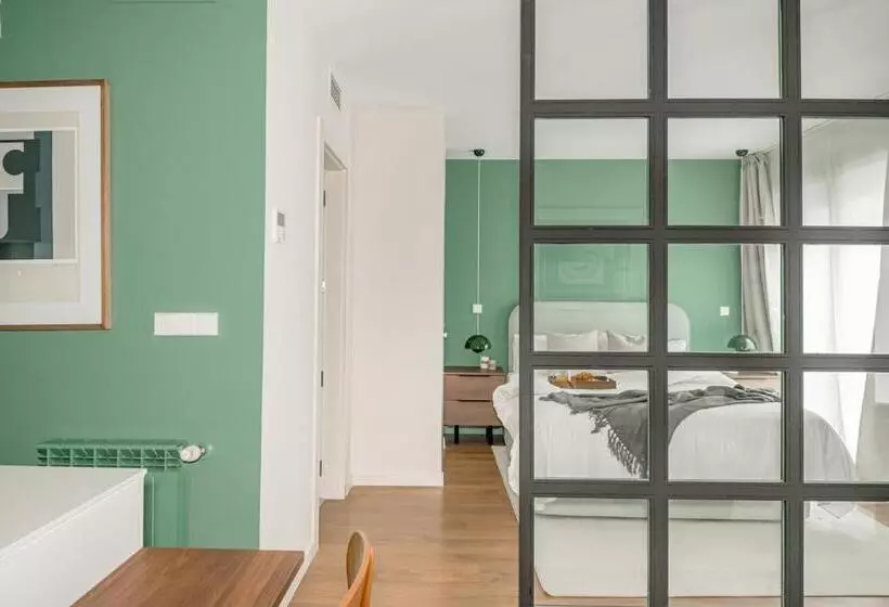 Home Art Apartments Salamanca