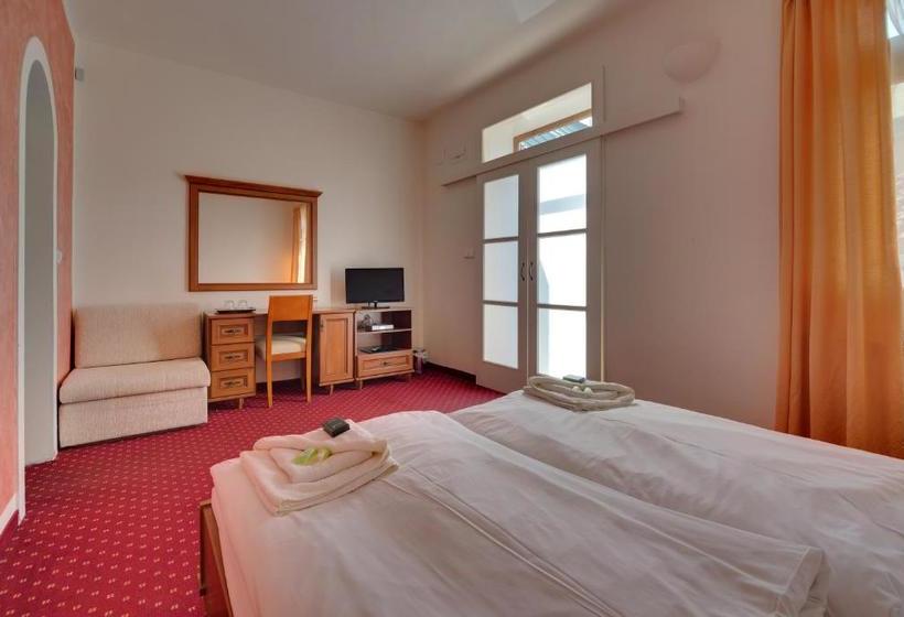 ホテル 101 Penzion