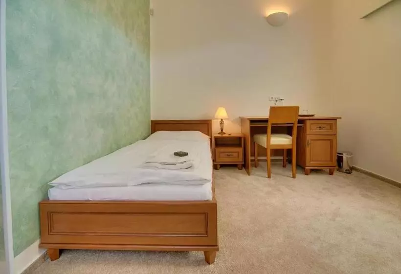 ホテル 101 Penzion