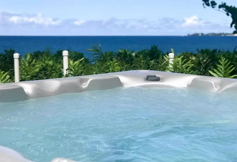هتل Bay House Bed And Breakfast