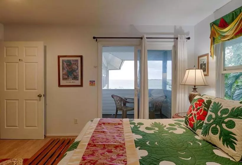 هتل Bay House Bed And Breakfast