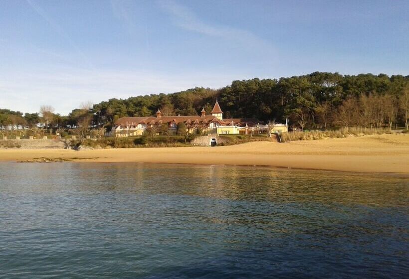 هتل Hostal Rocamar