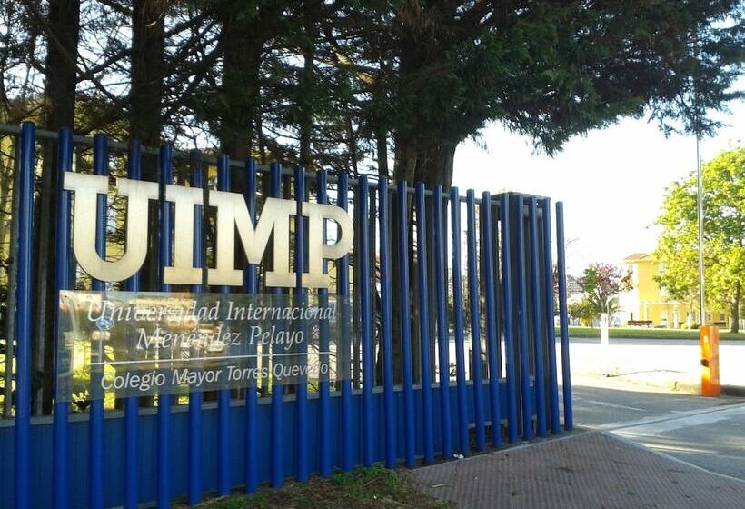 هتل Hostal Rocamar