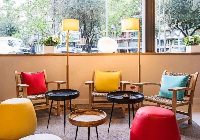 Отель Ibis Styles Barcelona Centre