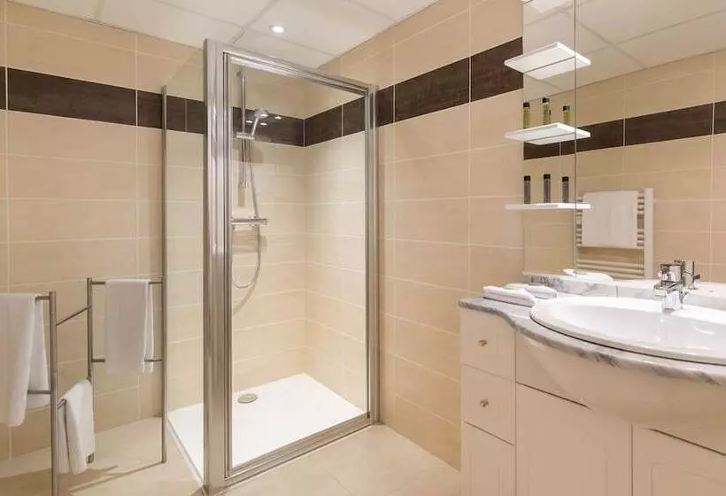 هتل Médicis Home Dijon Les Petites Roches