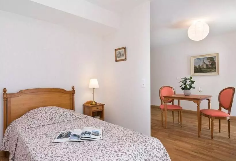 هتل Médicis Home Dijon Les Petites Roches