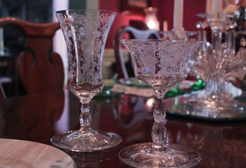 فندق Moore House Bed And Breakfast