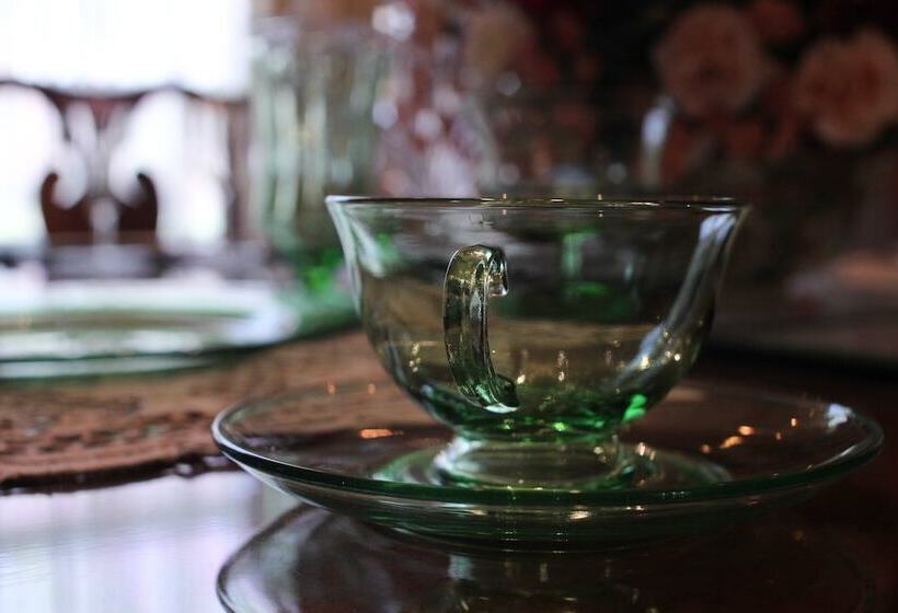 فندق Moore House Bed And Breakfast