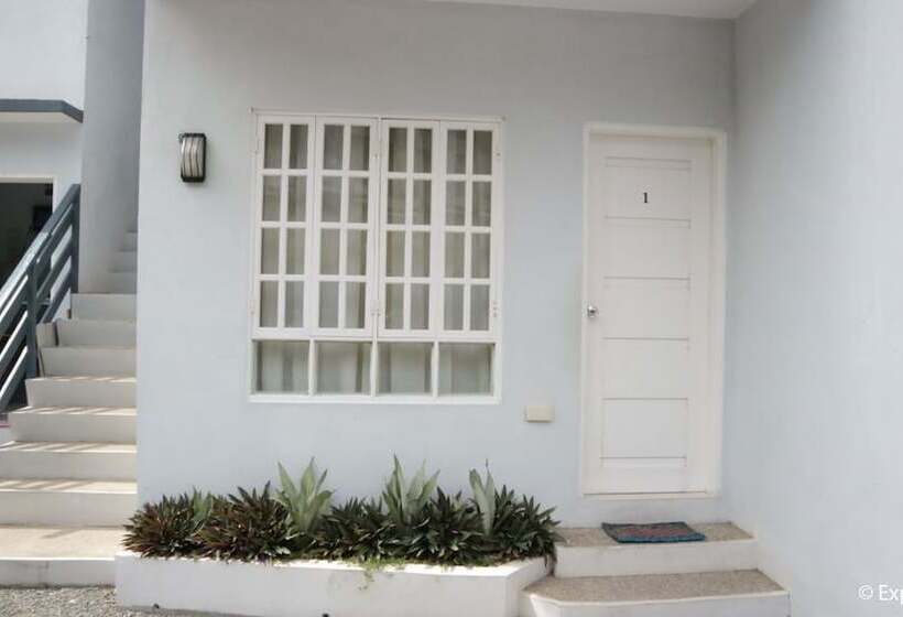 בית מלון כפרי Oceana Lodge