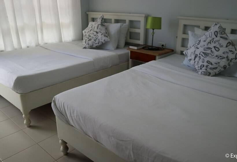 בית מלון כפרי Oceana Lodge