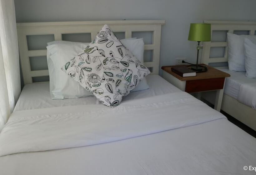 בית מלון כפרי Oceana Lodge