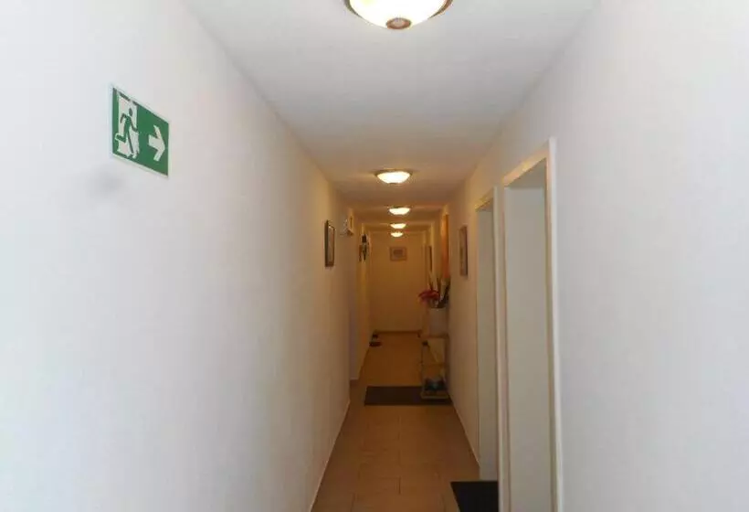 هتل Pension Alis Augsburg