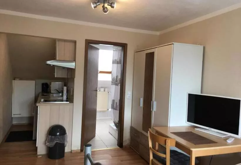 هتل Pension Alis Augsburg