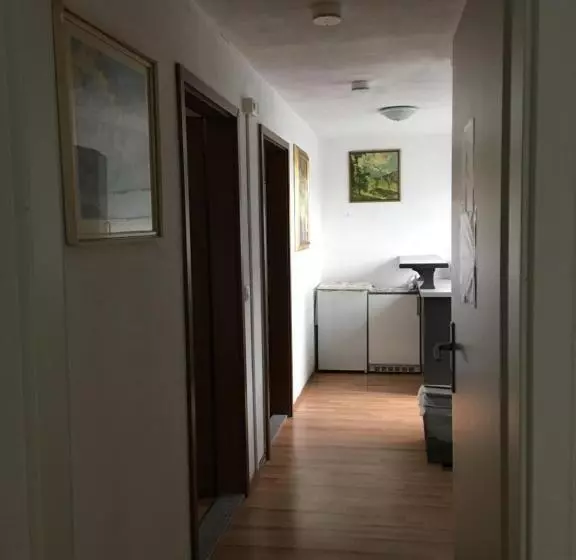 هتل Pension Alis Augsburg