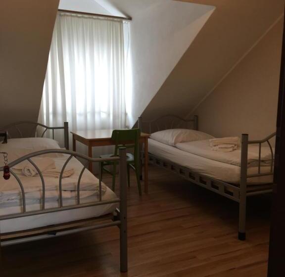 בית מלון כפרי Pension Alis Augsburg