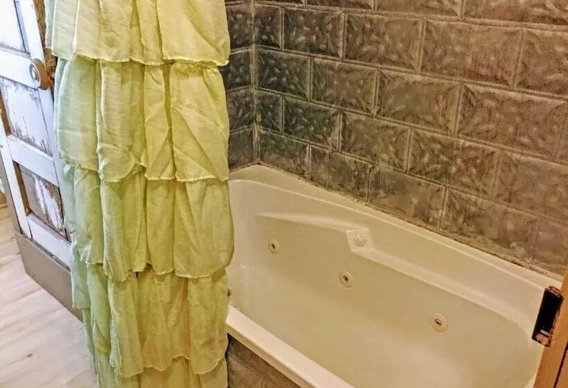 Hotelli The Baines House Inn